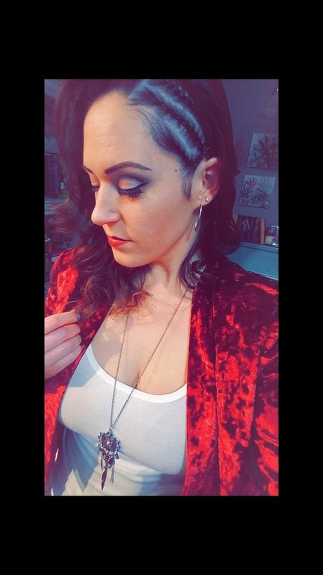 Lady Hourglass pornstar pretty galleries