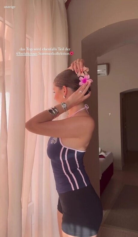 brunette onlyfans hot xxx pics