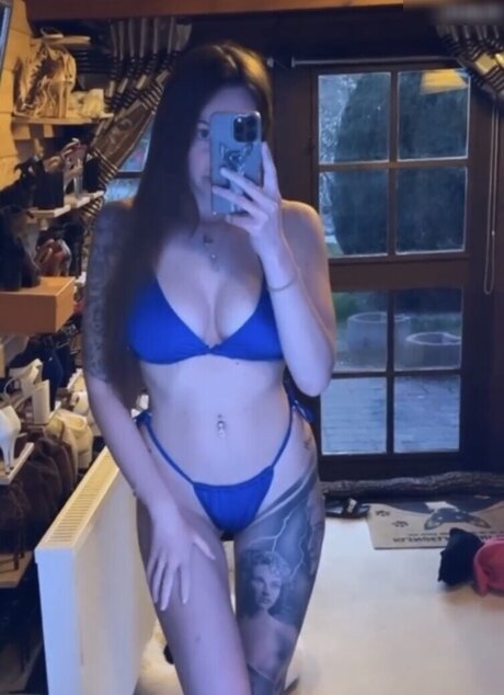 Gina Holly model naked images