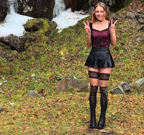 Roflgirl_ pornographic star image