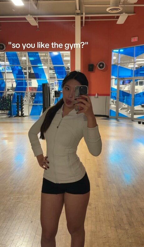 claragsule naked model galleries