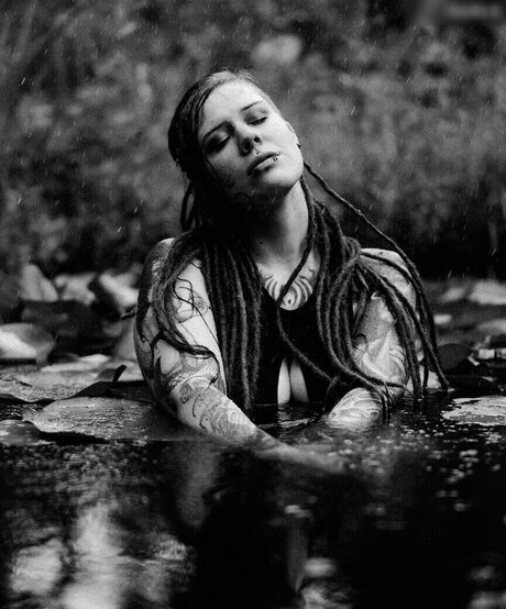 joeleen gi nude actress gallery