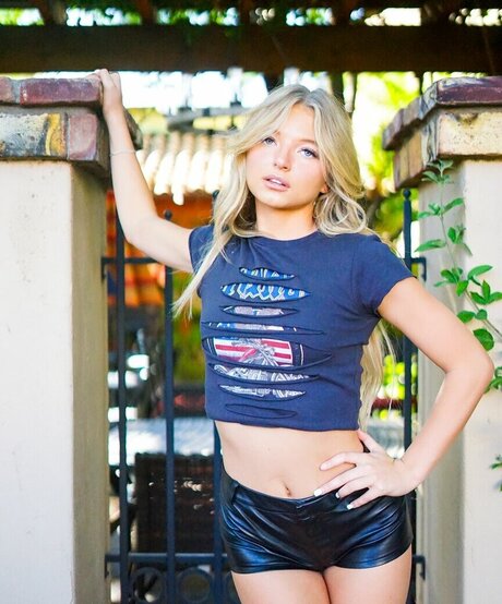 Shae Smolik pornstar hot photo