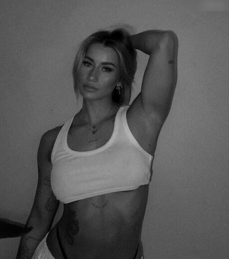 skin onlyfans beautiful naked image