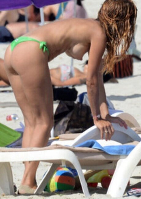 Veronica Maya sexy actress pics