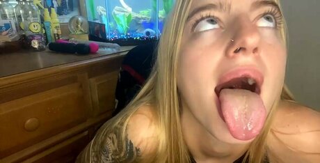 Skyiswoke model art pictures