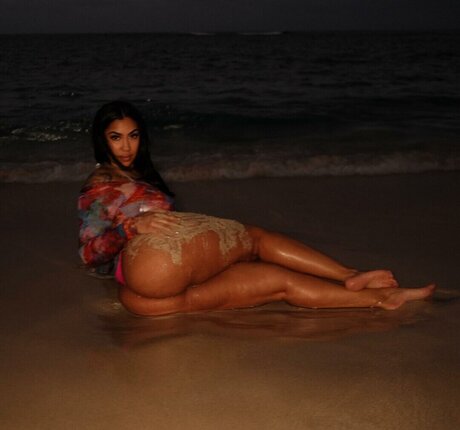 Queen Naija nude actress pictures
