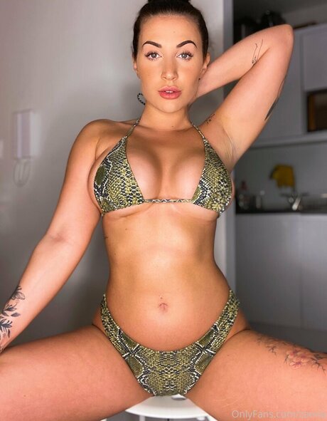 Zanna Rose pretty star pic