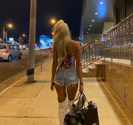 Pia Mia Perez thumbnail