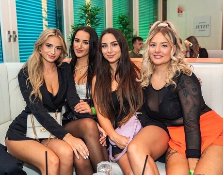 Vanessa Wende erotic actress gallery