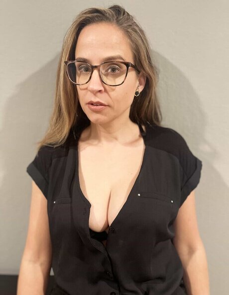 BellaSuede nice pornstar image