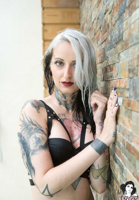 gladycesuicide nude pornstar photos