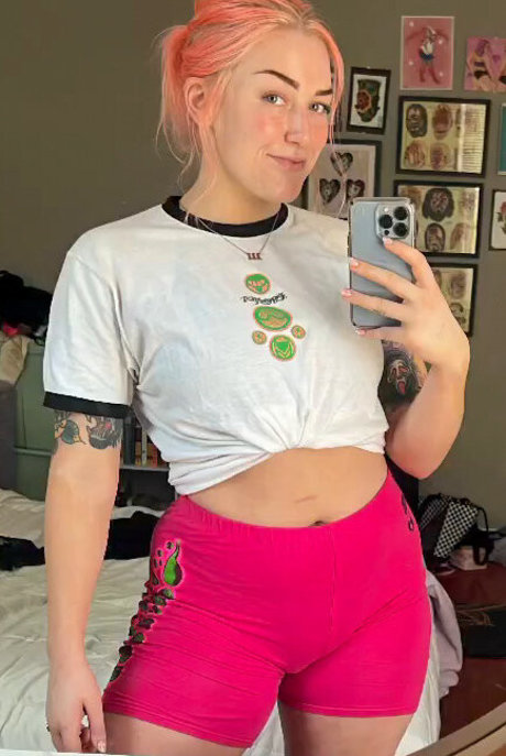 Allie Katch sexy actress gallery