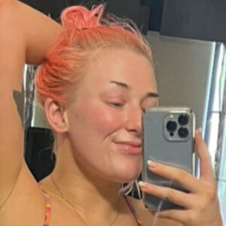 Allie Katch model top img