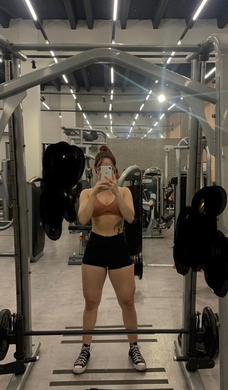 dedessacaldas model top images