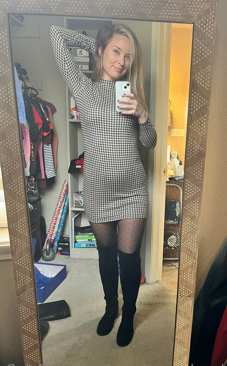 mirror selfie onlyfans beautiful naked pics