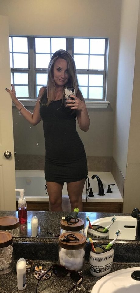 lyric in my head star exclusive pic