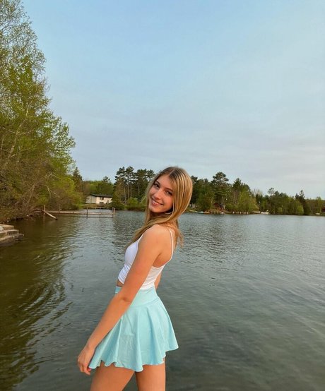 Brooke Isabella hot pornstar pictures