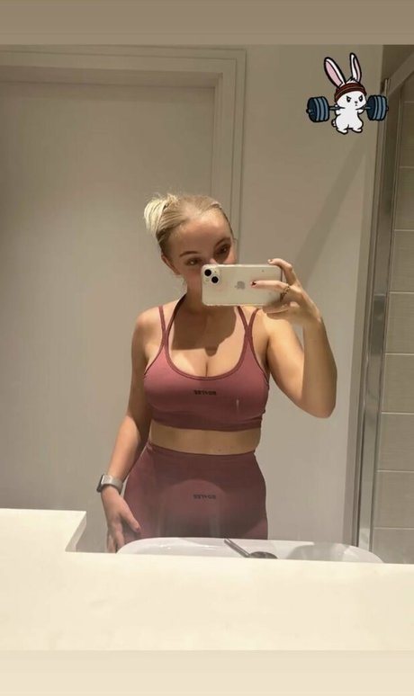 Emily Hewertson pornstar high quality picture