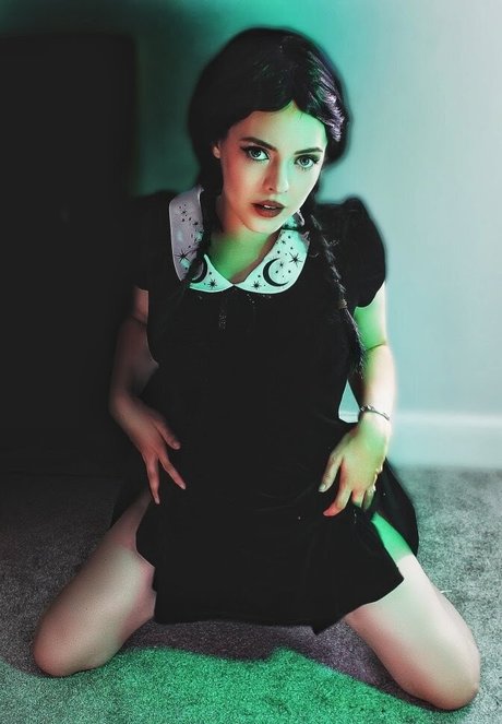 Kirsten Ria art actress galleries