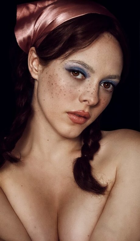 Kirsten Ria model beautiful img