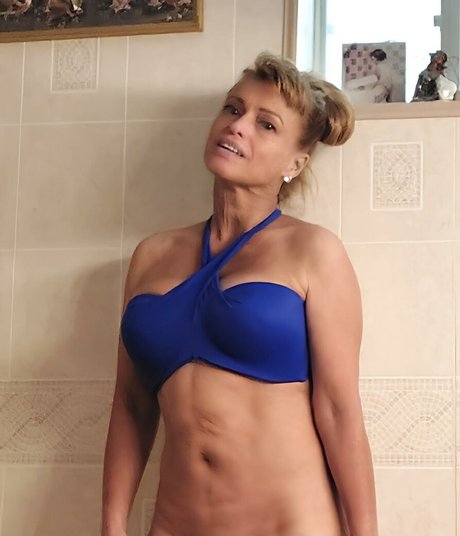 LanaRN pretty pornstar gallery