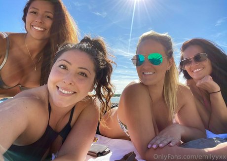 emilyyxx model high quality galleries