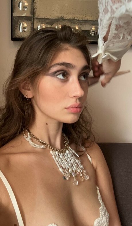 caterpillareyebrow naked star img