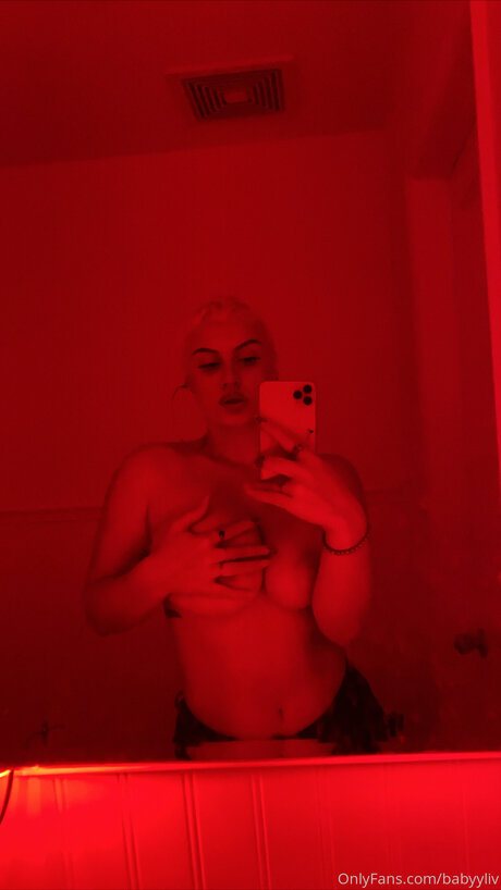 BabyyLiv pornstar hot img