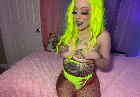 playmatekatrina erotic pornstar img