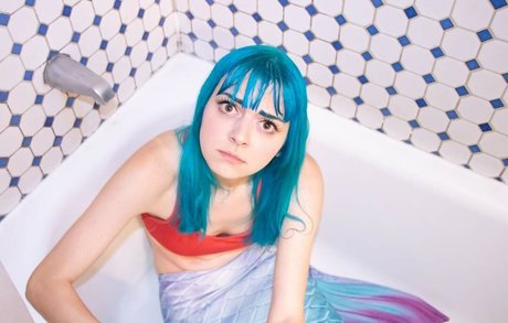 Ginny Di sexy star galleries