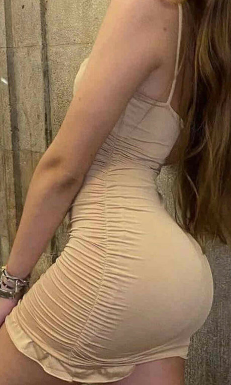 Sofi Font model top photos