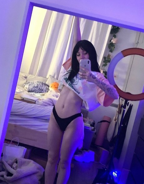 Haropones star adult pic