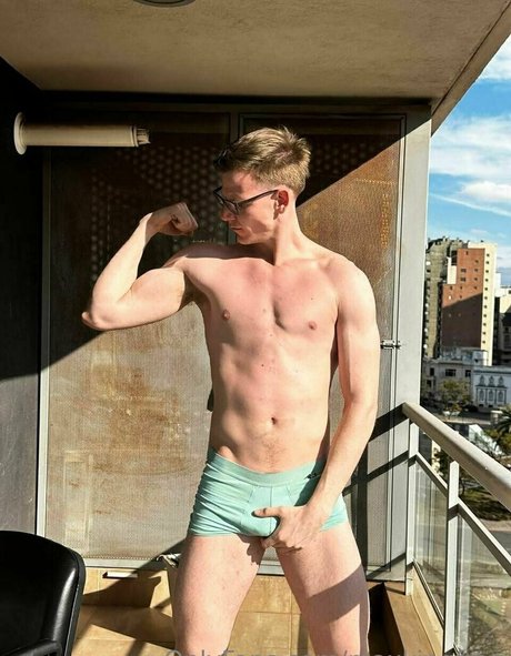 maxkingfree nude model pictures