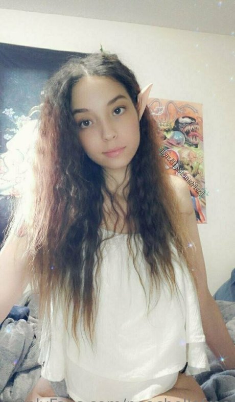 peachellafree hot actress pics