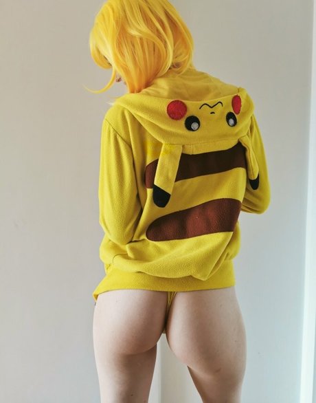 AnsoCosplay actress pic