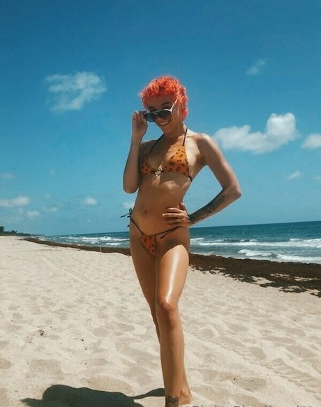 PixiePixelized perfect model photo