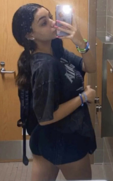 itselessa hot model pics