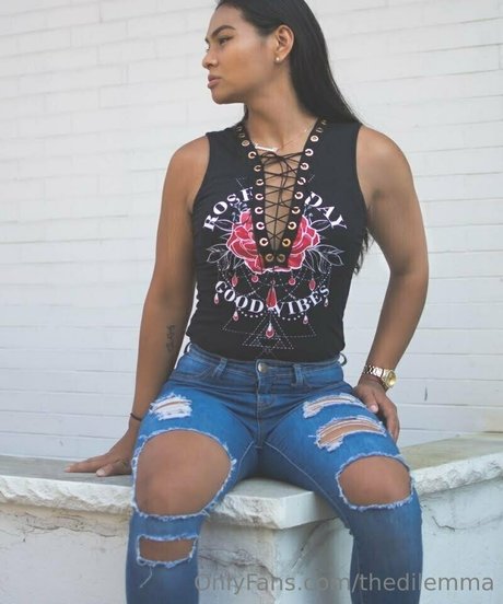 thedilemma erotic star pic