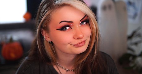 Proxyfox model xxx gallery