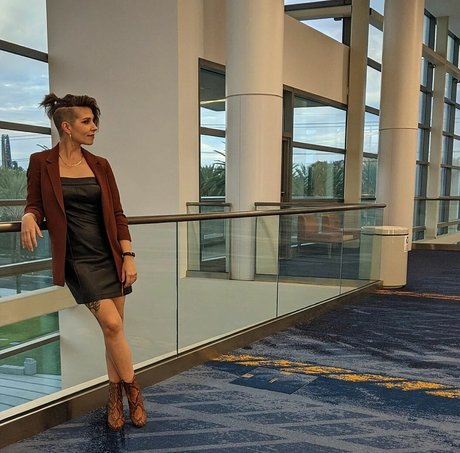 Soe Gschwind pornstar erotic photos