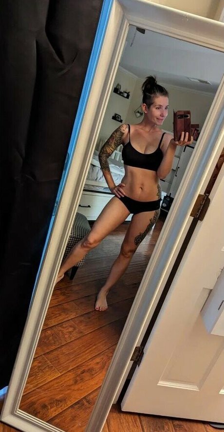 Soe Gschwind art actress picture