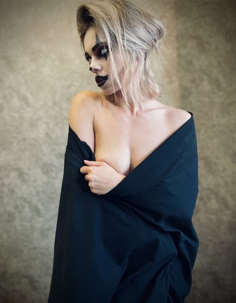 velvet tat model nudes image