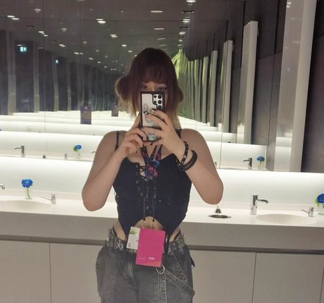 Miukadoo free pornstar photo