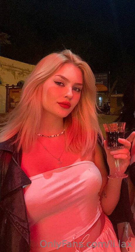 lilaxshy star top picture