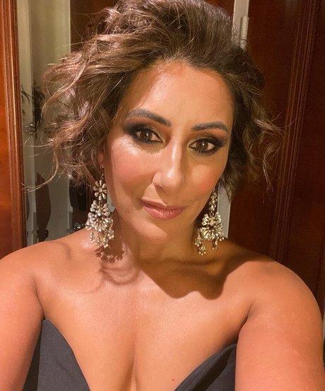 Saira Khan pretty actress image