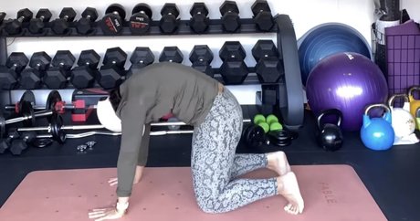 Saira Khan star top picture