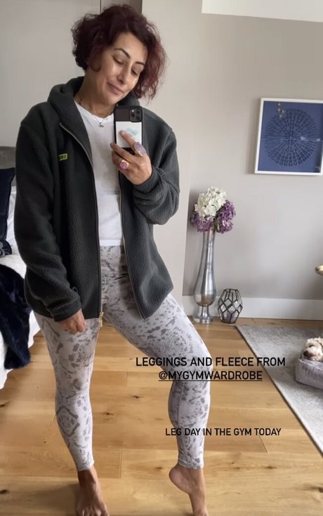 Saira Khan nice star photo