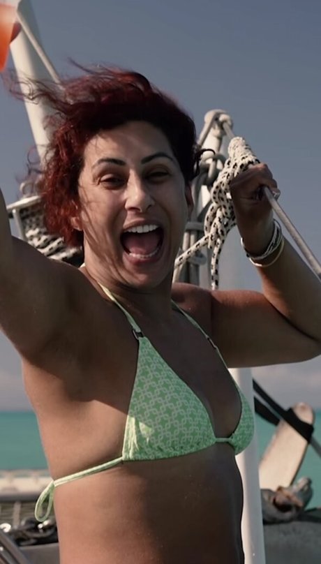 Saira Khan free actress image