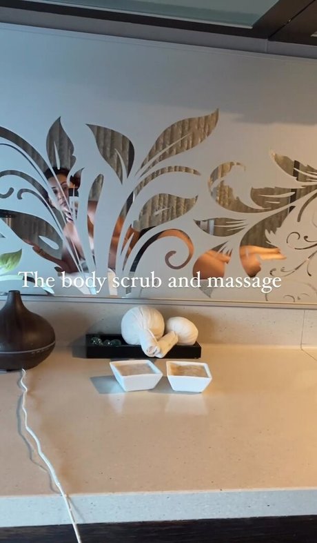 Saira Khan hot star image